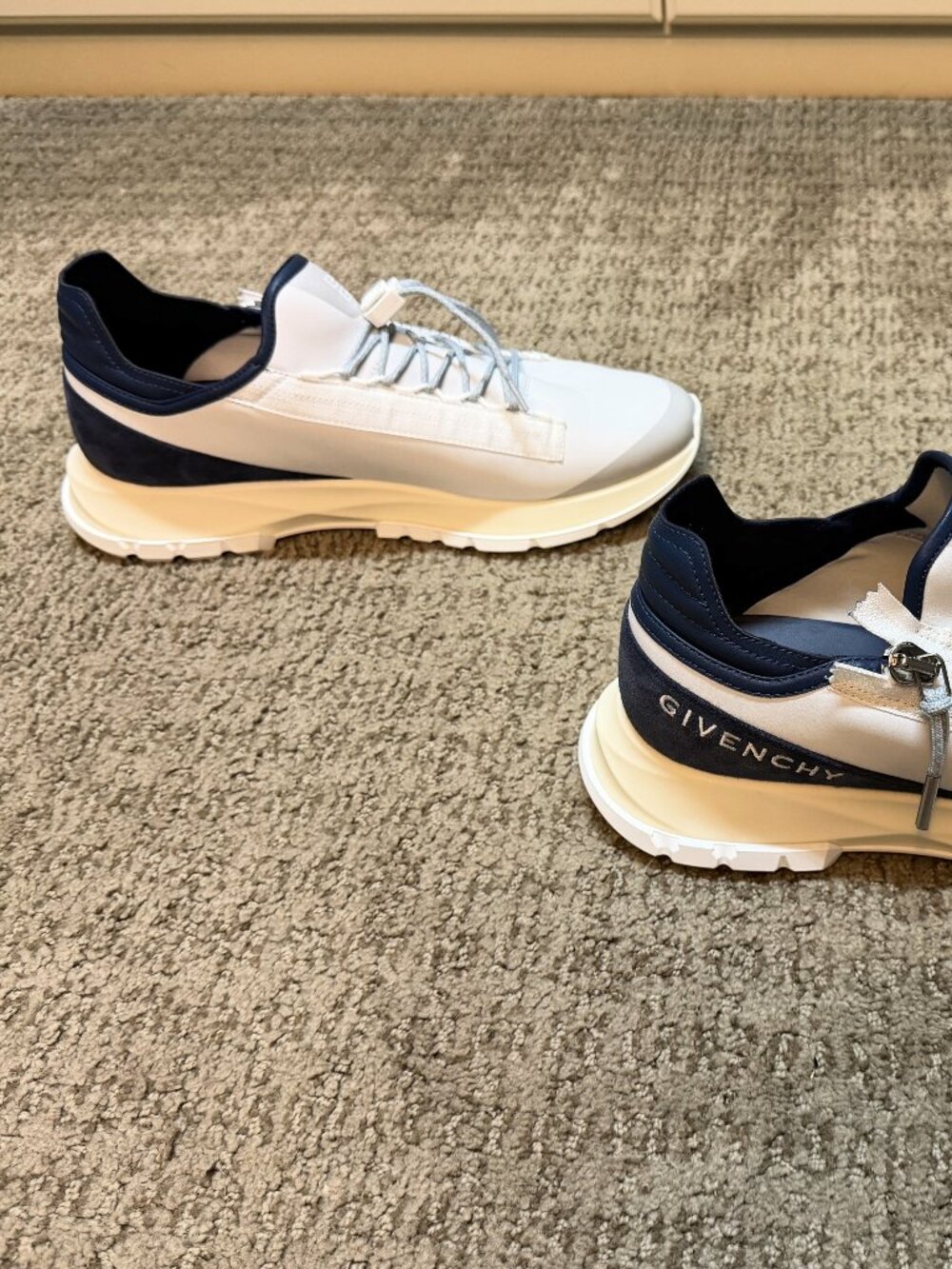 Givenchy Men's Spectre runner sneakers in synthetic leather and suede - Size 44 - Picture 9 of 16